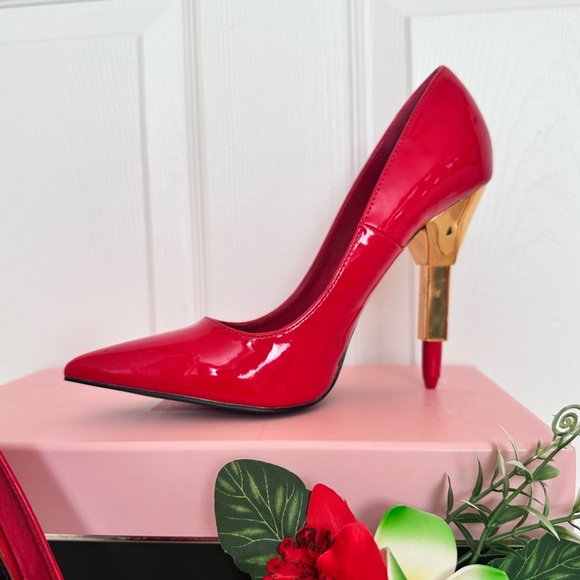 SCENE ~ Dramatic Red Patent 4.5” Heels with Lipstick Accent size 7.5